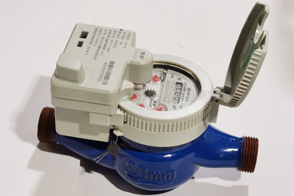 自來(lái)水公司偷換高價(jià)水表為了錢(qián)